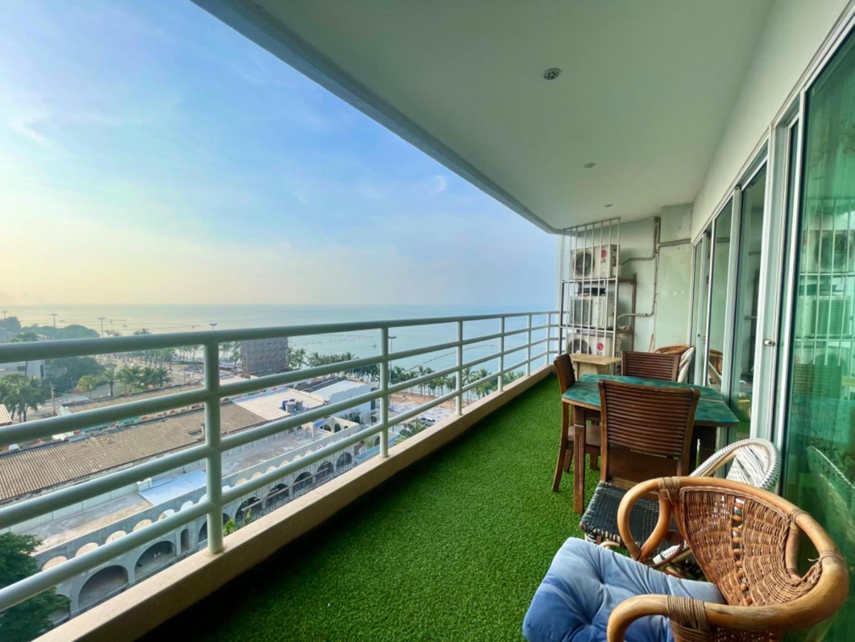 Beautiful Sea View Beach Front Condo Патая Екстериор снимка